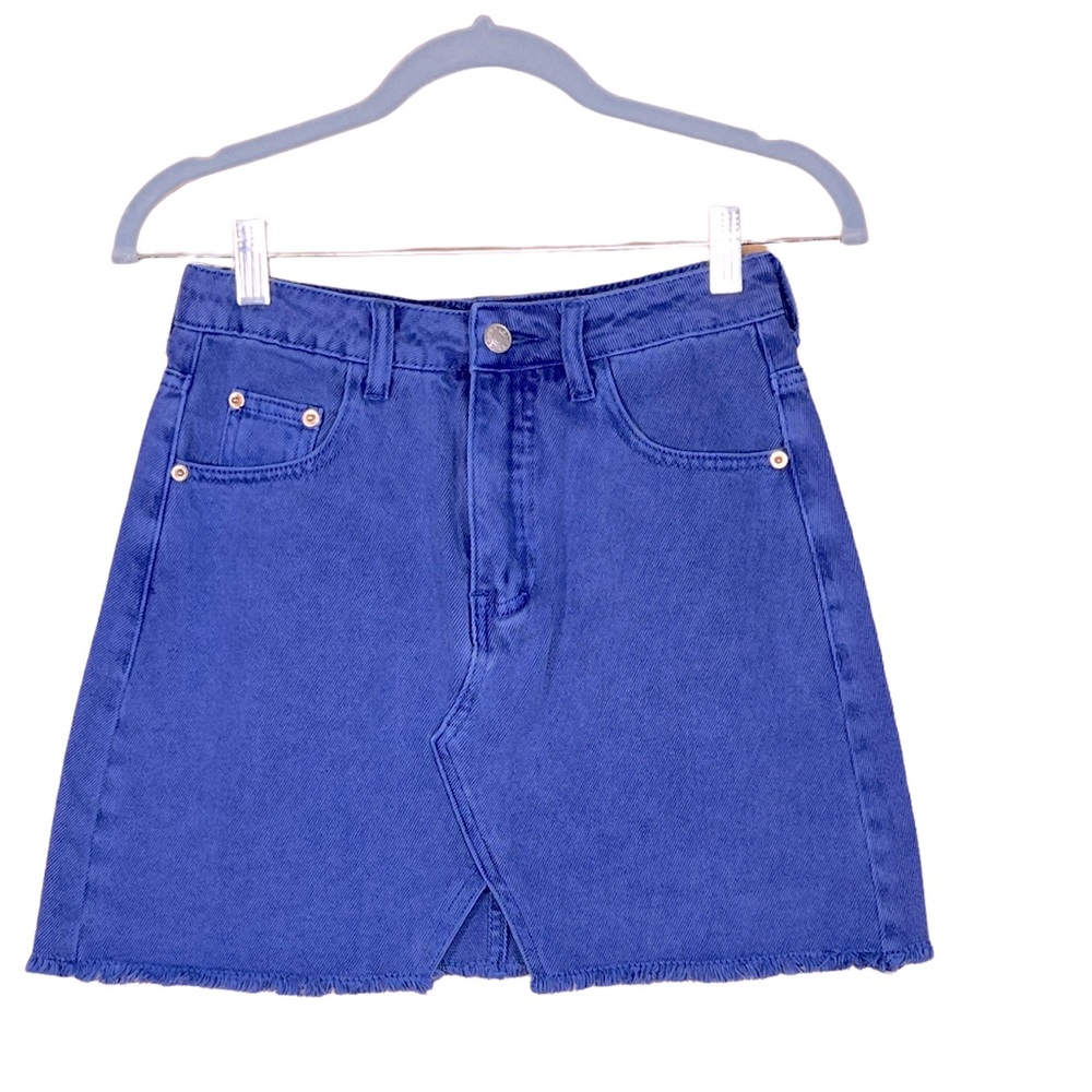 Gianni Bini GB Blue Denim Fly Front Mini Skirt with Fringed Hem Small NWT